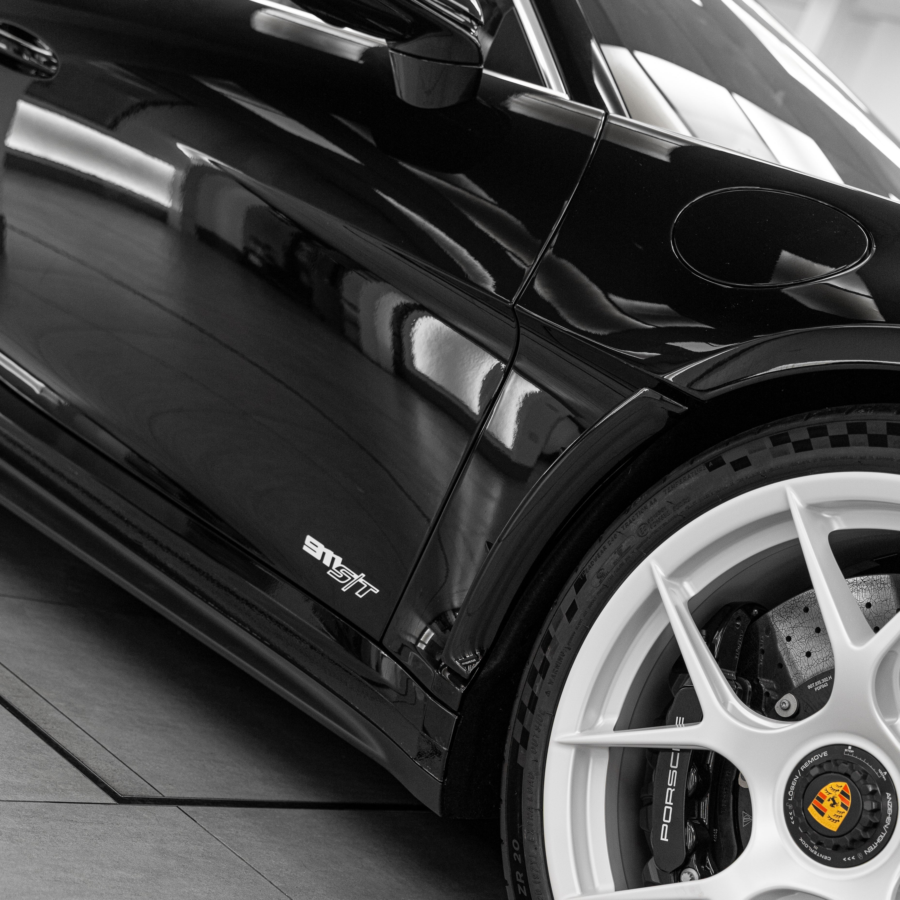 911 (992) S/T Style Door Decals (x2)