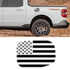 Calcomanía patriótica con bandera estadounidense para puerta de gasolina. Compatible con: Ford Maverick 2023. 
