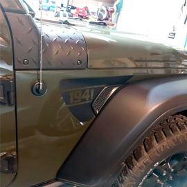 Jeep Wrangler JL & Gladiator JT Side Fender Vent “1941” Decal – Precut Black PVC Sticker (2018–2024)