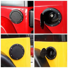 Cargar imagen en el visor de la galería, Black Aluminum Locking Fuel Filler Door Gas Tank Cap Cover for Jeep Wrangler (2007–2018)