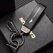 Cargar imagen en el visor de la galería, Leather Alloy Keychain Keyring Pendant for Ford Mustang / Fiesta / Focus / Mondeo | Gift